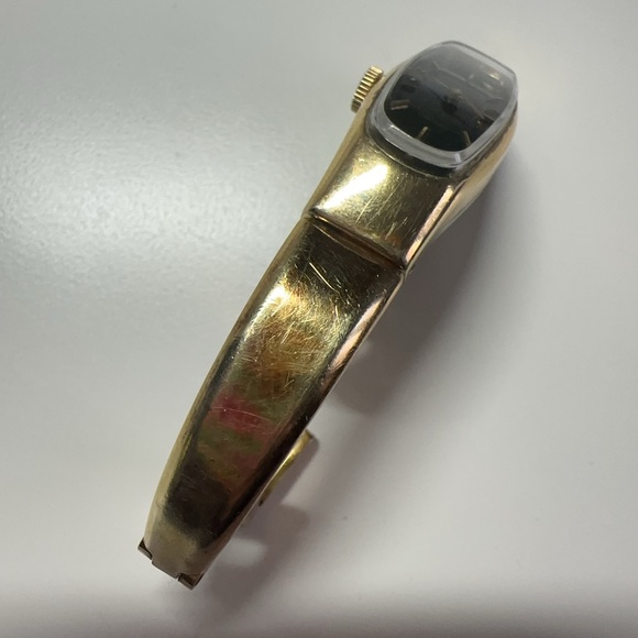 Seiko Gold-Tone Bracelet Watch with Black Dial - Picture 7 of 8